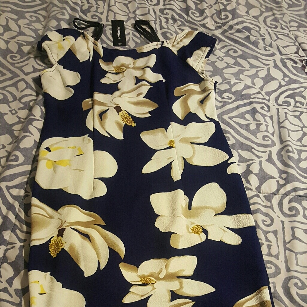 Island bodycon dress
